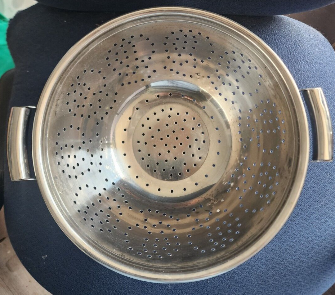 Cuisine Cookware's World Class 18/8 Stainless Steel Colander Strainer
