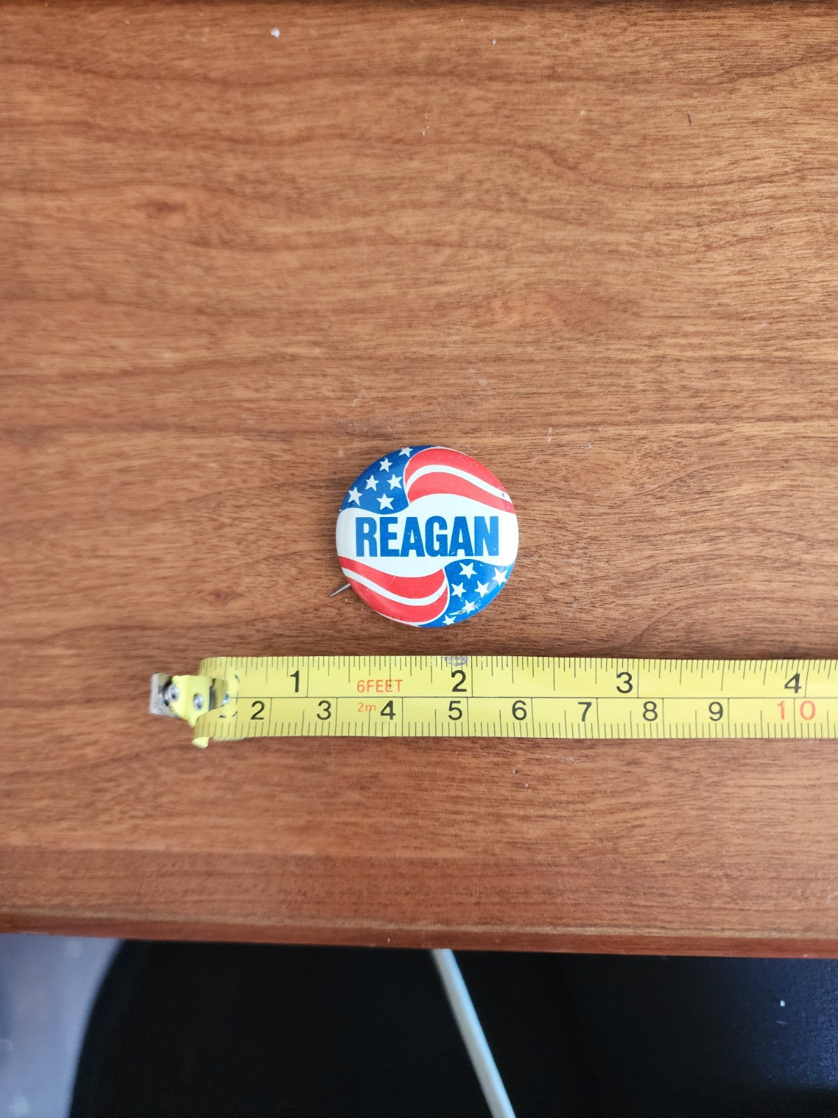 Vintage 1976 Ronald Reagan Republican Logo Pin Buttons