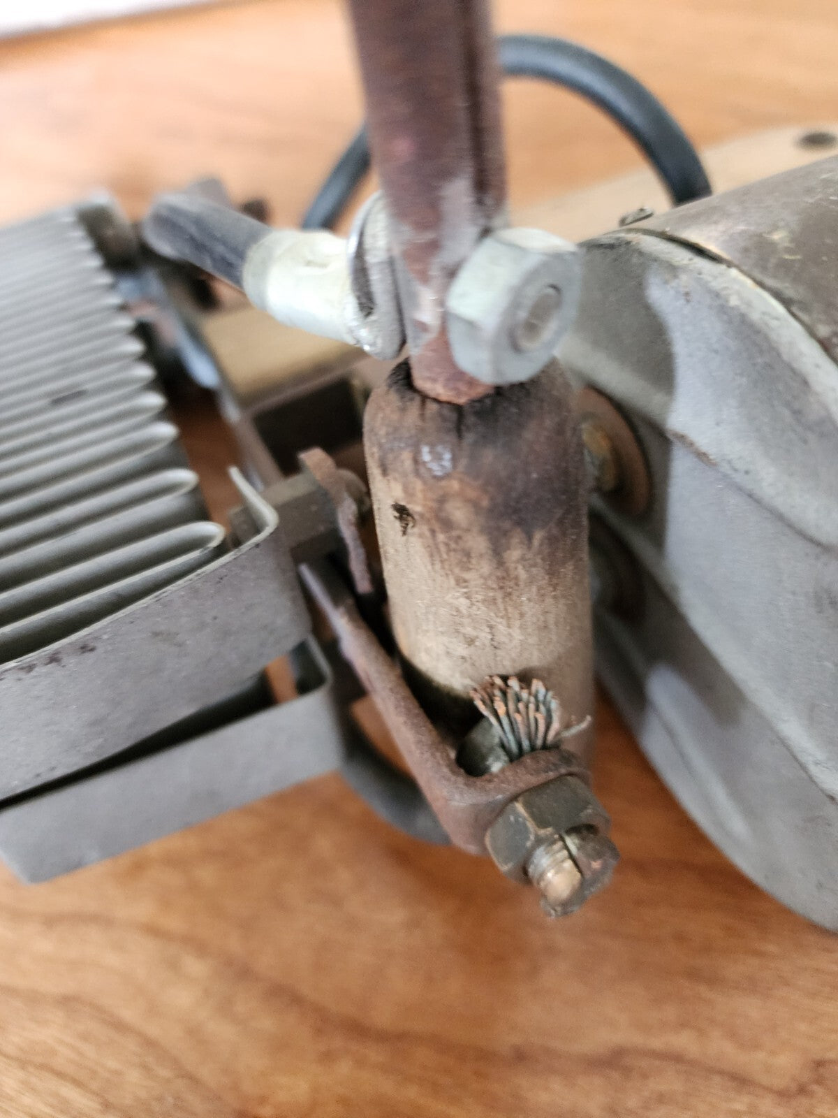 Vtg Hoyt Model No. BT-2A 6 & 12 Bolt Dynamic Battery Loadmaster Tester