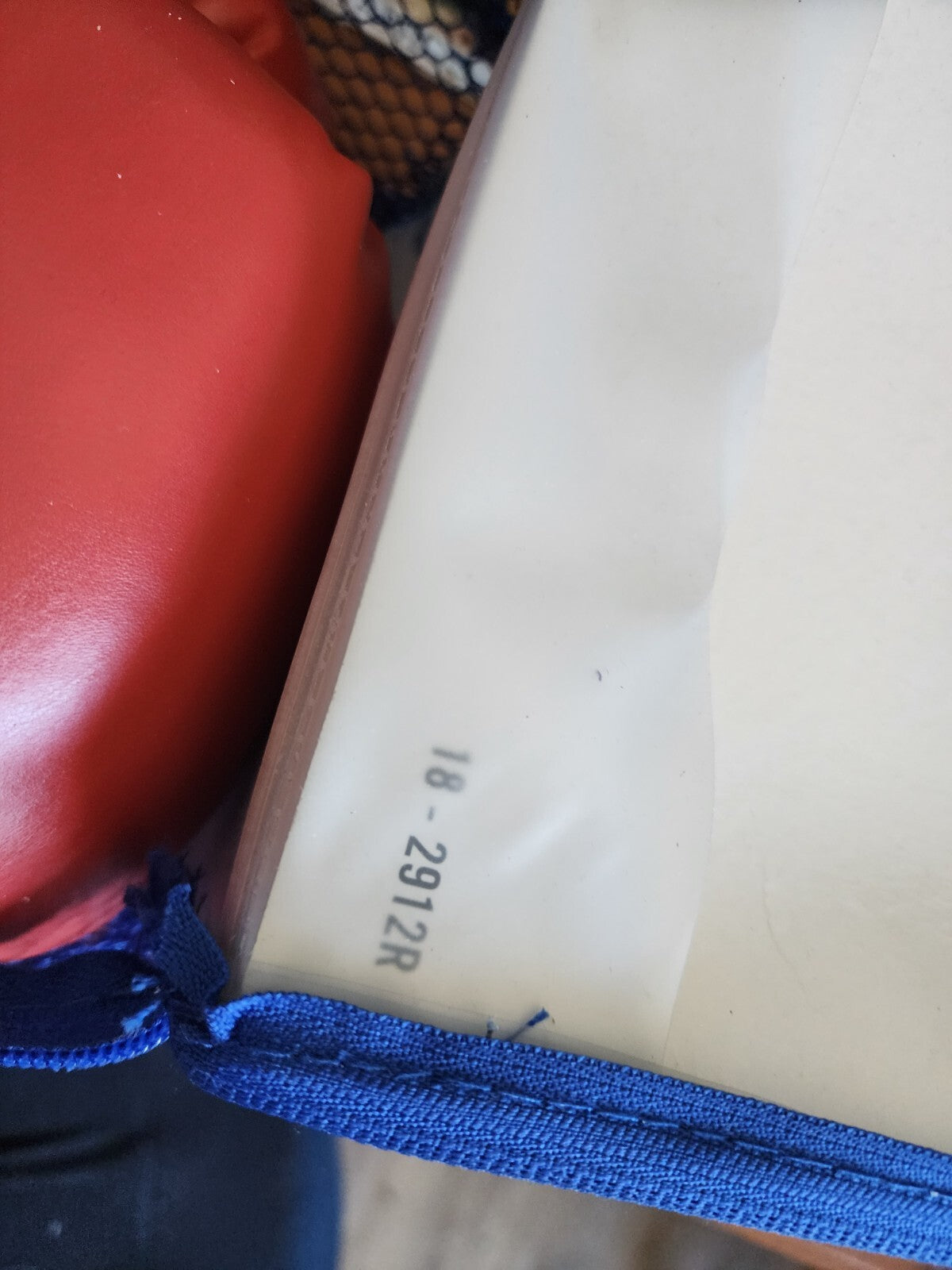 Everlast Boxing Wrist Wrap Training Gloves 12 OZ Model:2912R - NEW