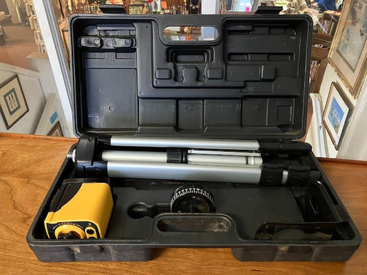Laser Level with Tripod - UNTESTED