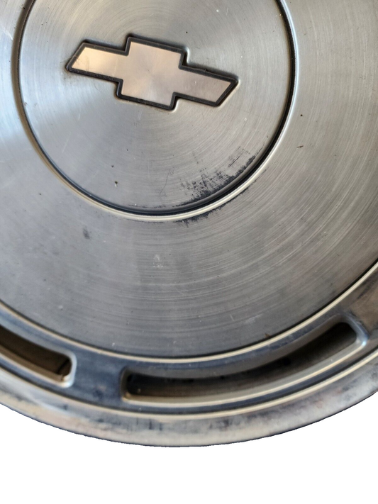 Chevrolet Caprice hubcap 1986-1996 fits 15 inch wheels 10219110, 3168B 01 Oem