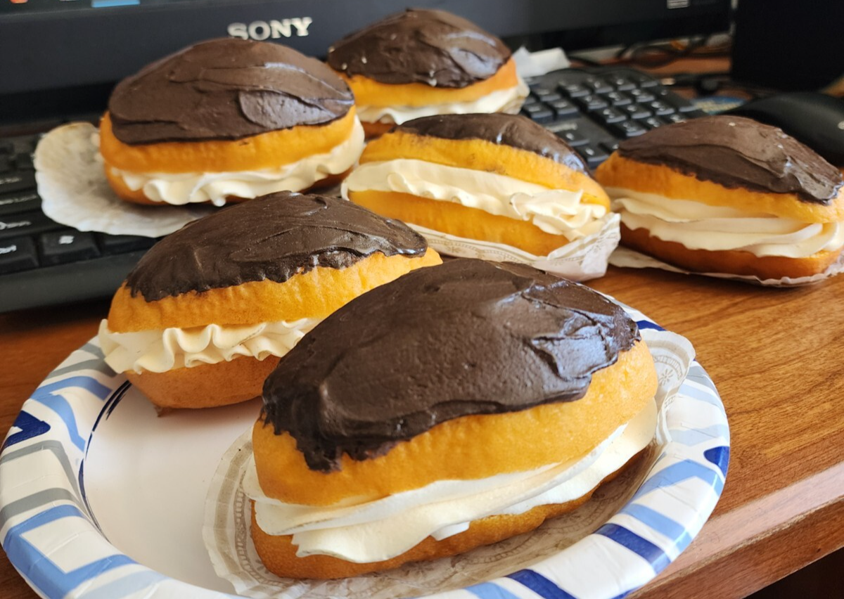 Lot of 6 Display Food Prop Boston Cream Donuts